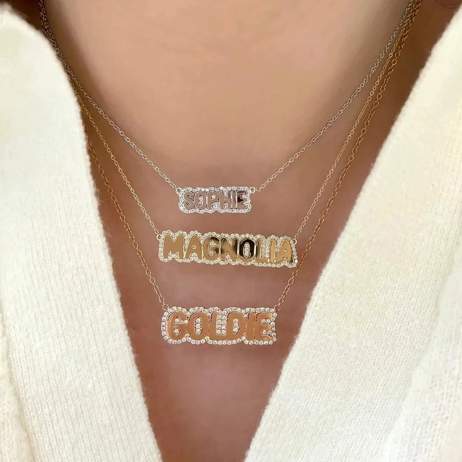 Colar personalizável - Estilo Placa - Gravação a laser - Cravejado de zircônias